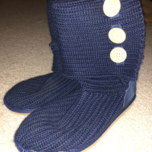 Knitted Navy Bailey Button UGGS!! - Picture 2 of 4